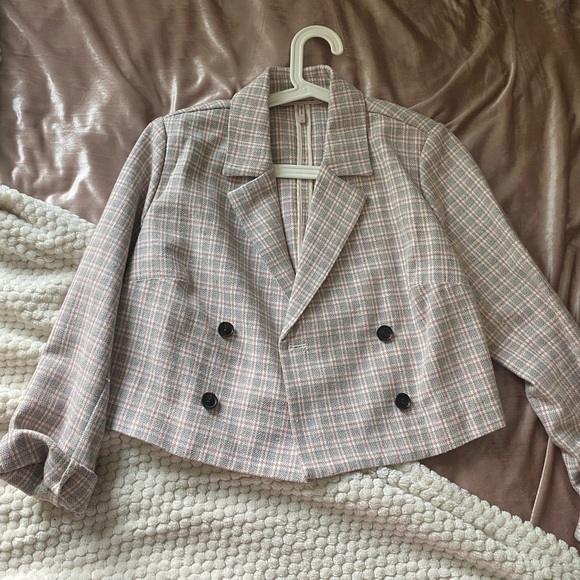 BCBG Double Breast, Pink, Plaid Cropped Blazer Size Small - Picture 2 of 9